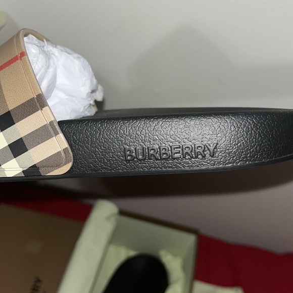 BURBERRY
Furley Vintage Check Slide Sandals - Picture 10 of 10